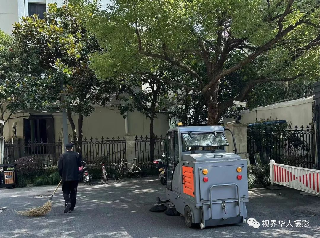 城市美容师:忙碌的身影和多彩的工具(图37) 39.jpg