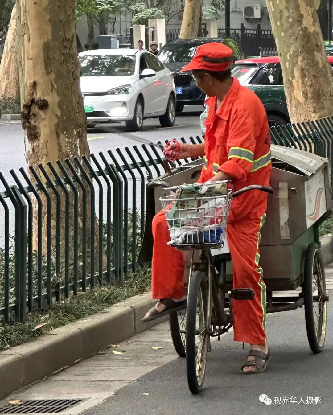 城市美容师:忙碌的身影和多彩的工具(图46) 48.jpg