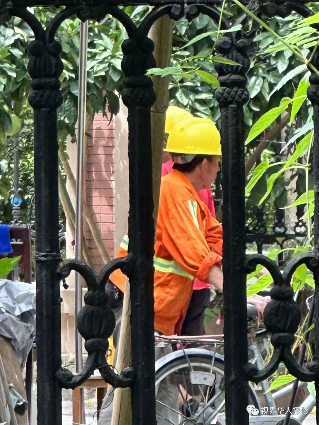 城市美容师:忙碌的身影和多彩的工具(图53) 55.jpg