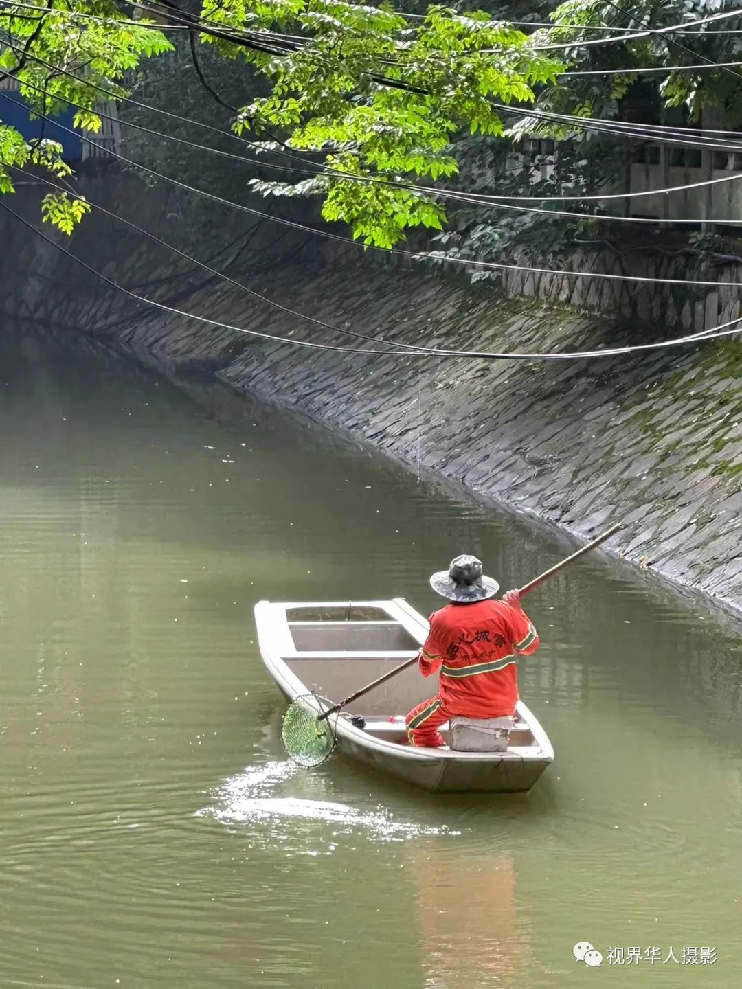 城市美容师:忙碌的身影和多彩的工具(图54) 56.jpg