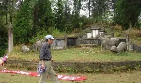 慈禧用钝刀活砍谭嗣同引发一恶果,致谭嗣同尸骨百年后仍不得安宁(图1) 3.jpg