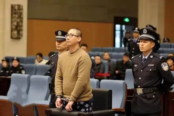 9岁儿子被捅12刀离世,他不理发、不刮胡子,不接受道歉与赔偿,在殡仪馆守了儿子半年(图9) 11.jpg