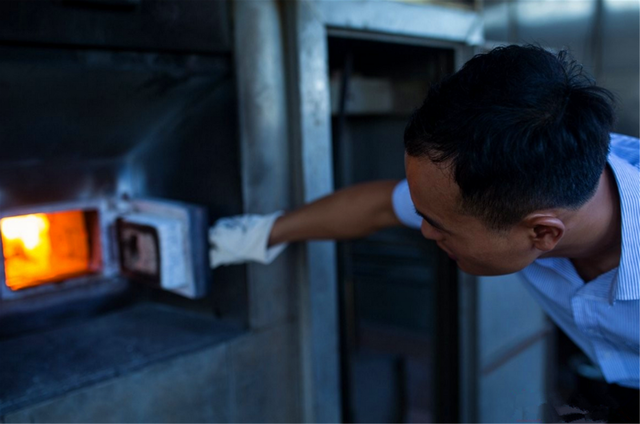 尸体火化时,炉子中会有哭喊声?工作人员:并非迷信,有科学依据(图3) 03.png