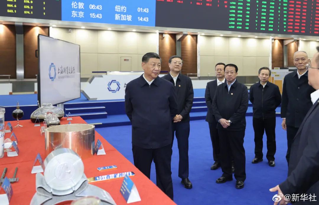 习近平在上海考察调研(图3) 17.jpg