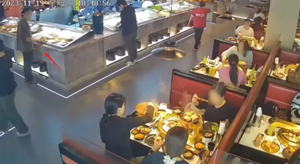 男子捡到大学生手机后要价2000元,不给就刷机!派出所:无权强制要求归还(图1) 11.png