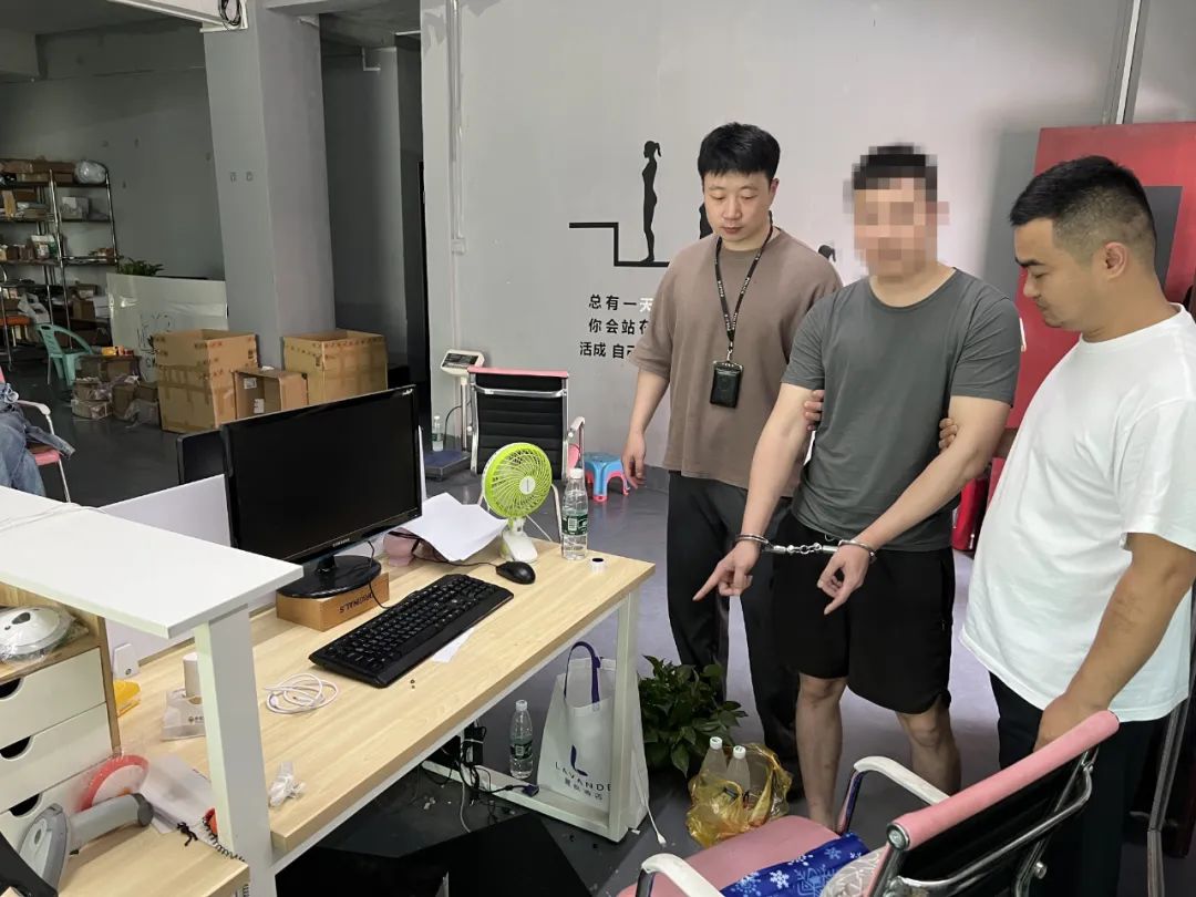 2100万条好评点赞,竟然都是假的!(图2) 2.jpg