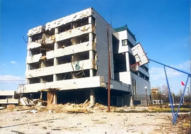 君子报仇,十年不晚:美国“误炸”中国大使馆主谋10年后被枪杀(图9) 18.jpg
