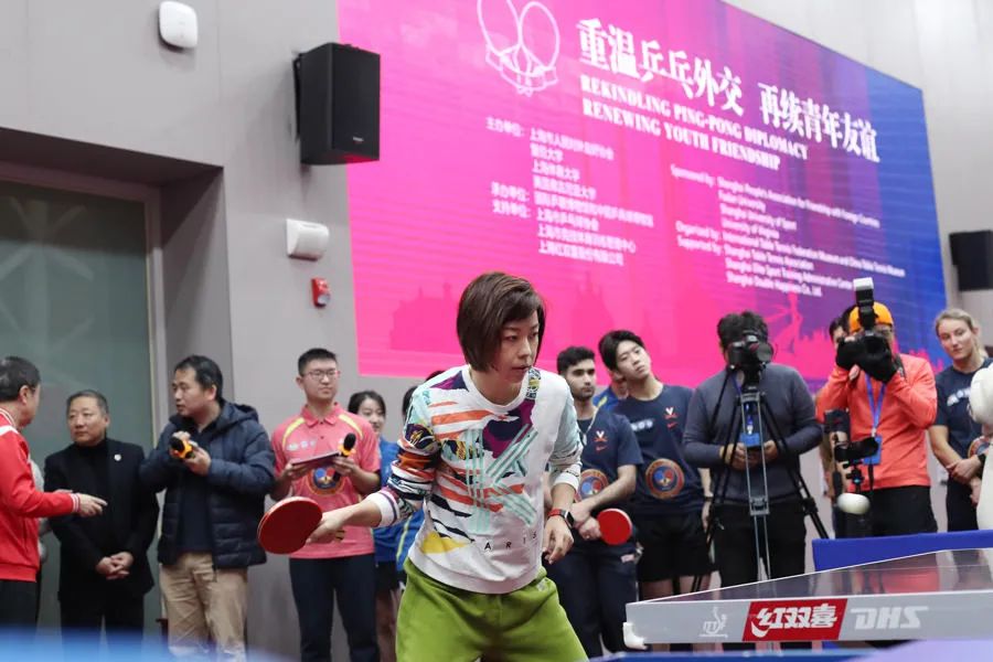 中美大学生挥拍重温乒乓外交:最大的赢家是两国人民友谊(图3) 7.jpg