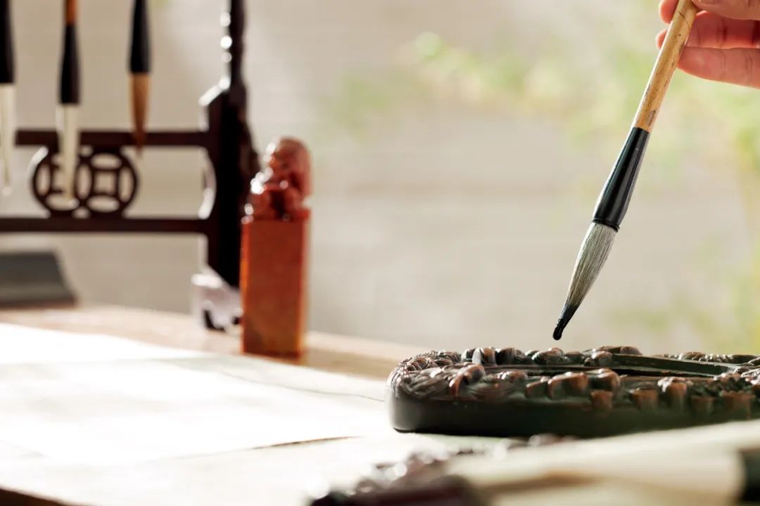 局长家中挖40平米藏宝室,大搞“雅腐”(图1) 1.jpg