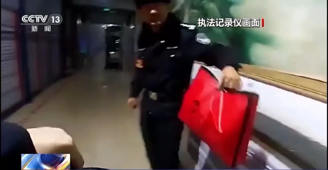 春运出行注意看管好财物 防丢也要防盗!(图2) 640.jpg