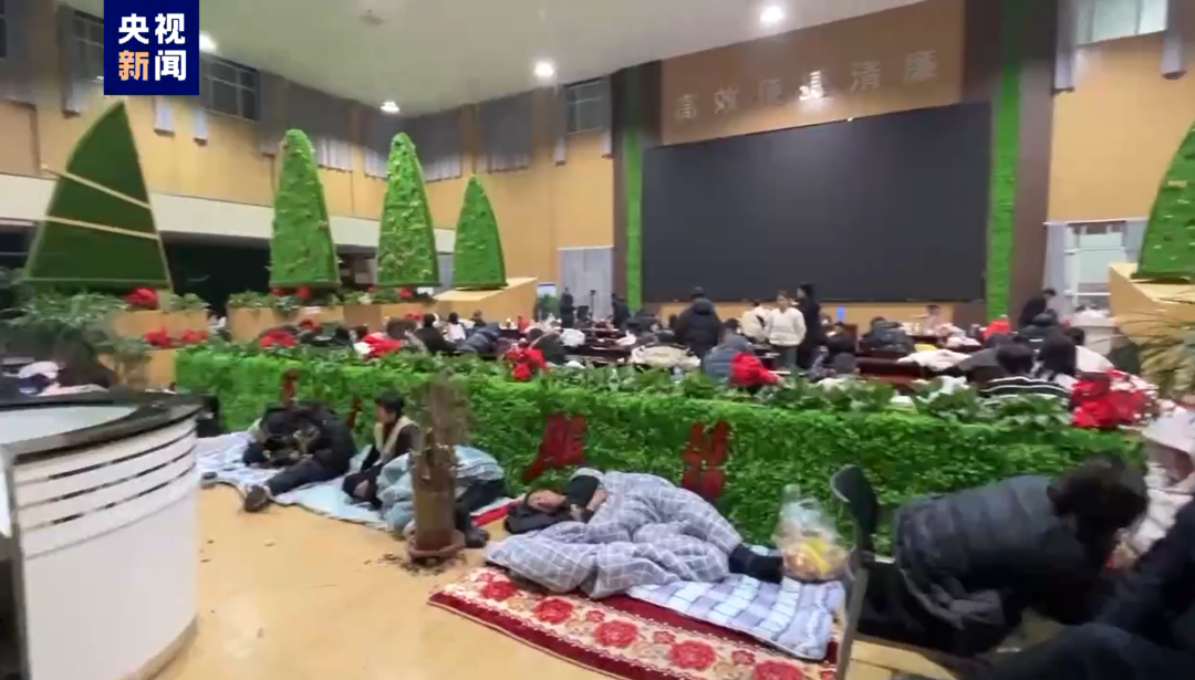 超4万旅客滞留,一地启动应急响应!寒潮橙色预警发布,北京今晚大风降温(图2) 640.png