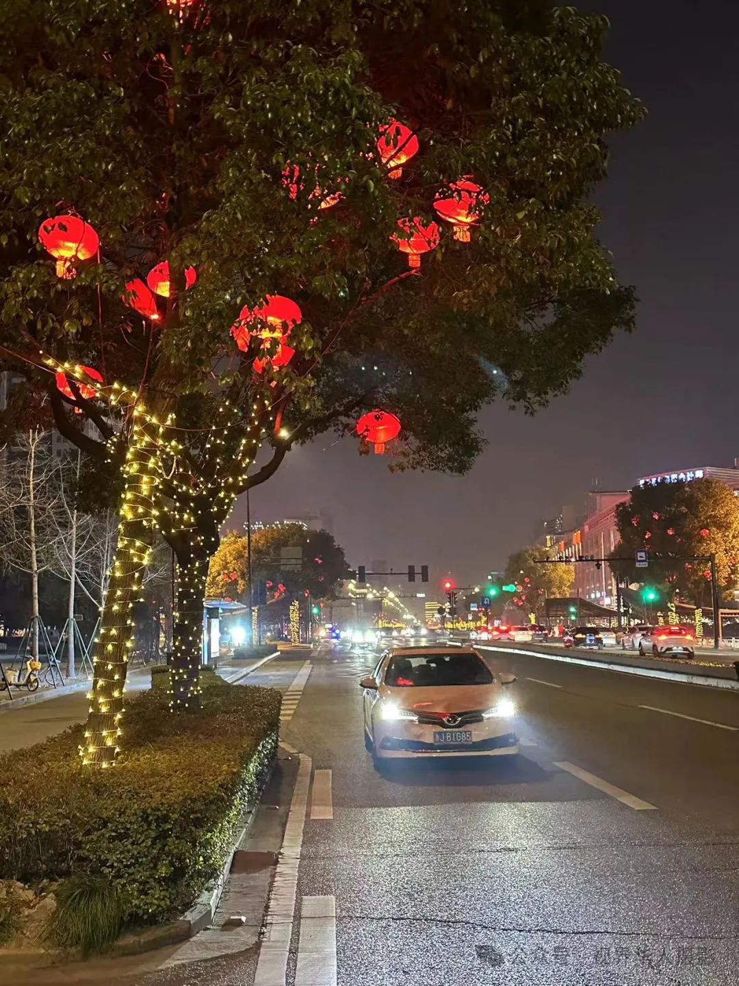 岑国荣丨台州市府大道除夕夜的繁华盛景(图27) 640.jpg