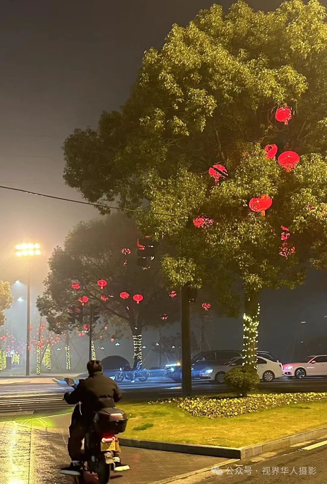 岑国荣丨台州市府大道除夕夜的繁华盛景(图37) 640.jpg