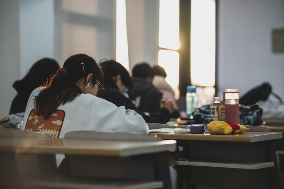 二本学生背后,她看到那些竭尽全力的家庭(图9) 640.png