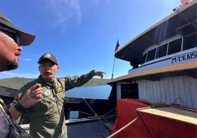 仁爱礁“保卫战”爆发,中国海警果断“开炮”,菲律宾司令受伤(图1) 640.jpg