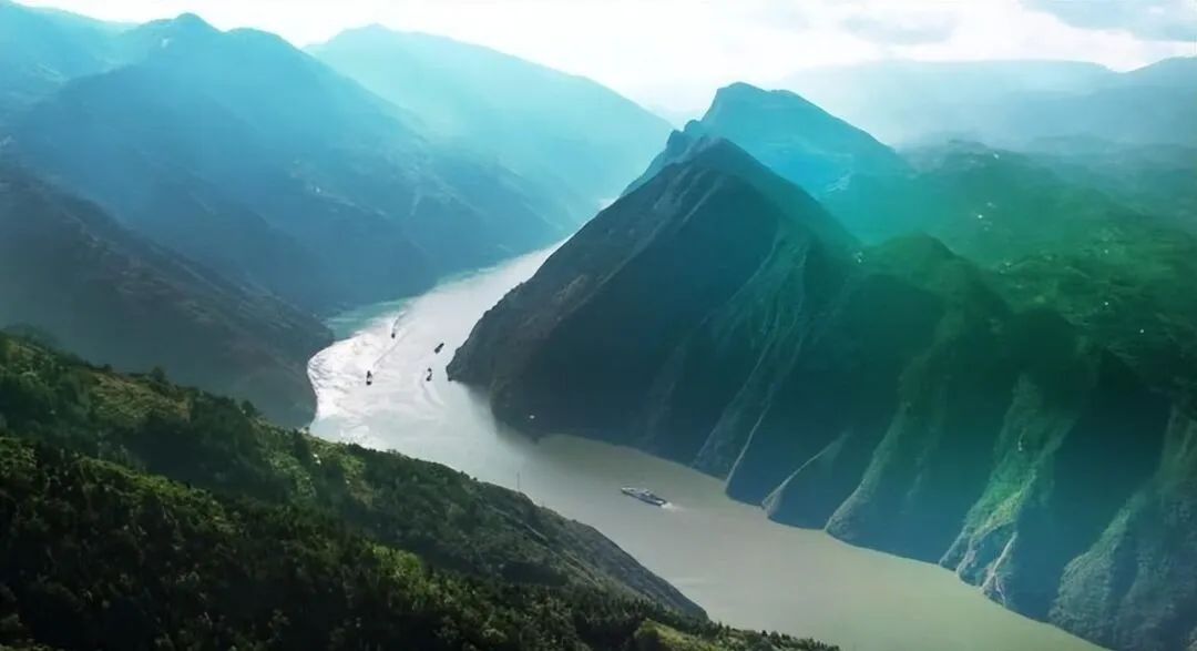 三峡大坝建成17年,已经淤积18亿吨泥沙,持续会导致什么情形?(图5) 5.jpg