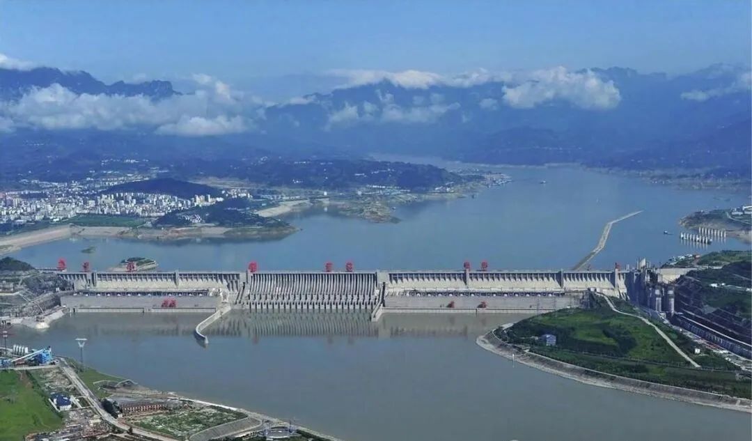 三峡大坝建成17年,已经淤积18亿吨泥沙,持续会导致什么情形?(图13) 13.jpg