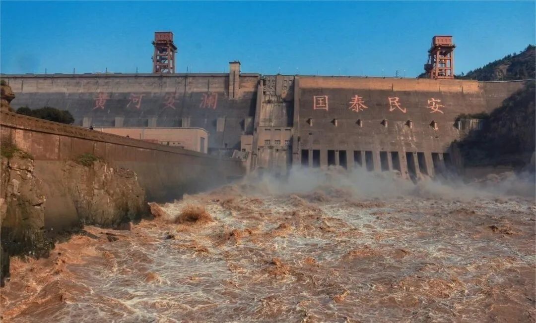 三峡大坝建成17年,已经淤积18亿吨泥沙,持续会导致什么情形?(图19) 640.jpg