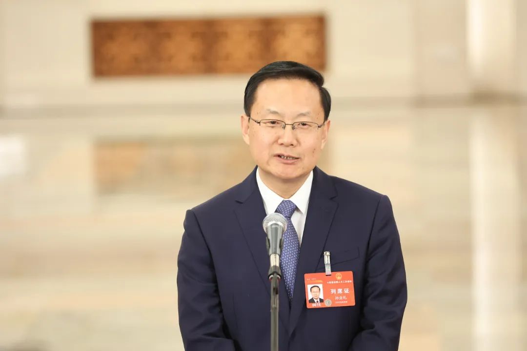 整治“黄牛”、体育反腐、智慧海关……“部长通道”要点梳理→(图1) 640.jpg