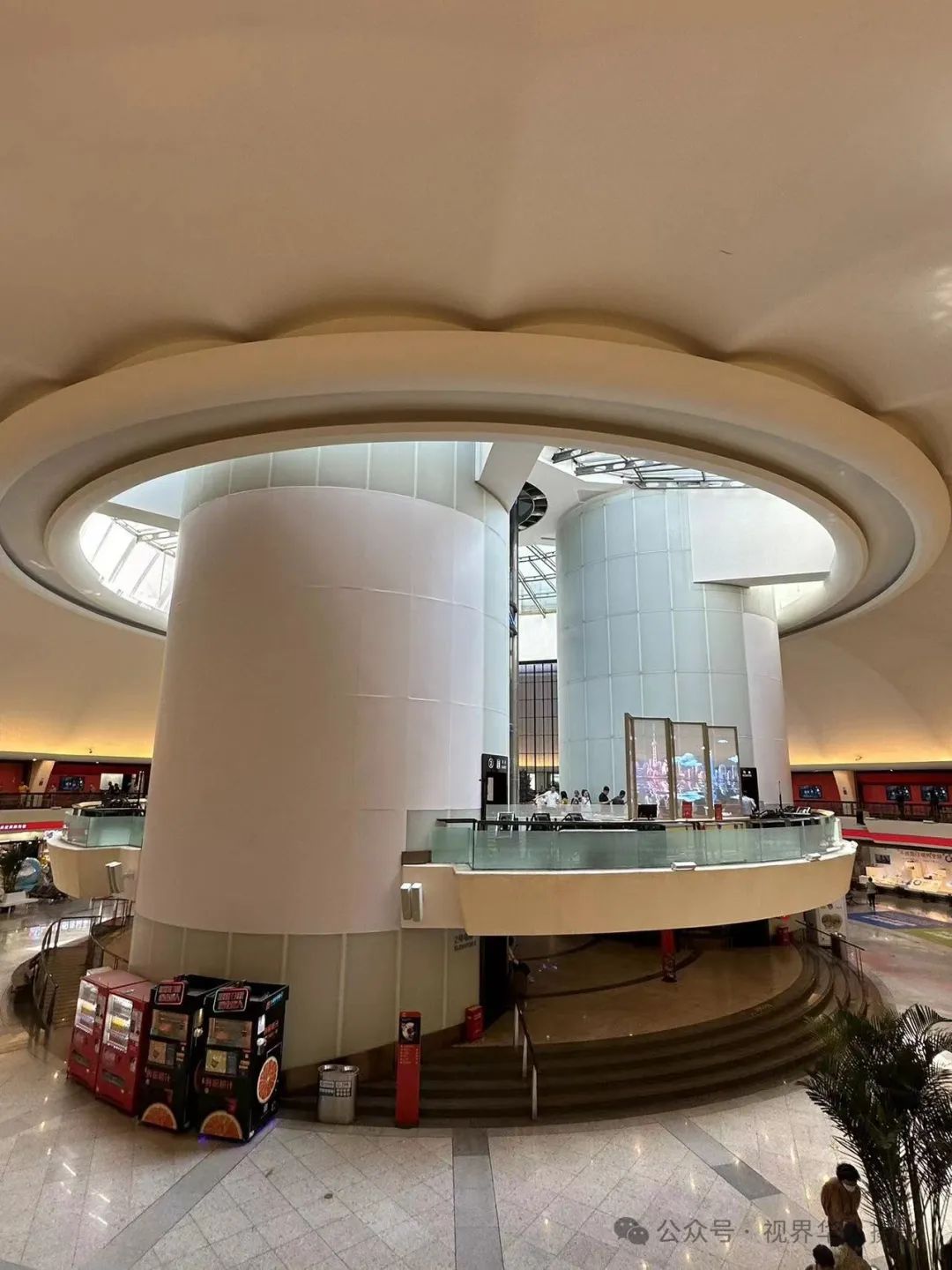 岑国荣|从东方明珠塔上俯瞰大上海(图6) 640.jpg