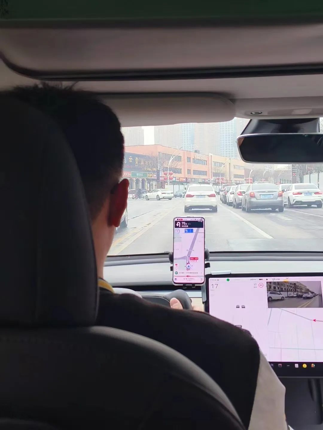 两名大学生被“赶下车”后,发现网约车司机有点怪……(图1) 640.jpg