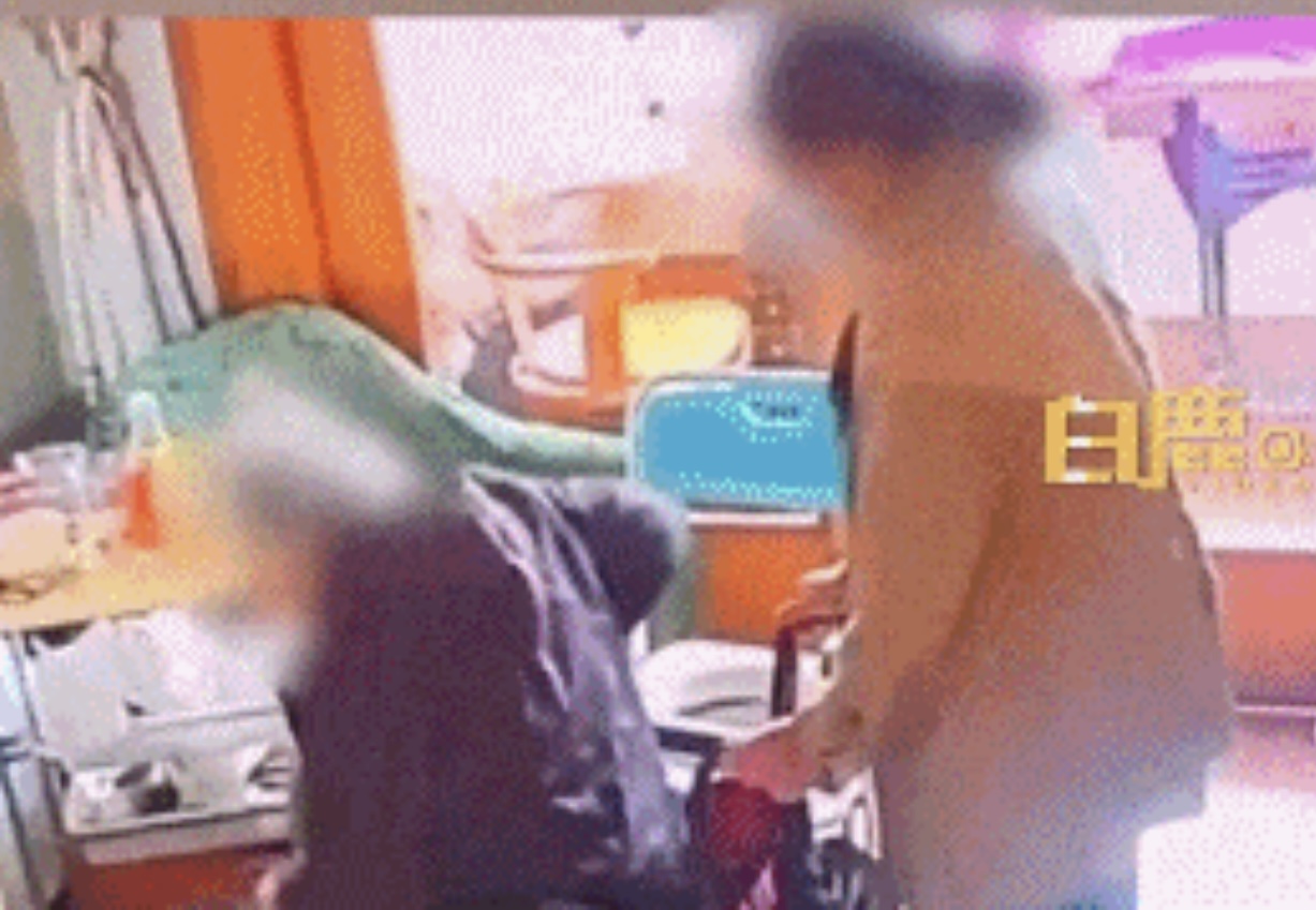 “94岁老人控诉保姆卷走200万”,一审宣判(图1) 22.jpg