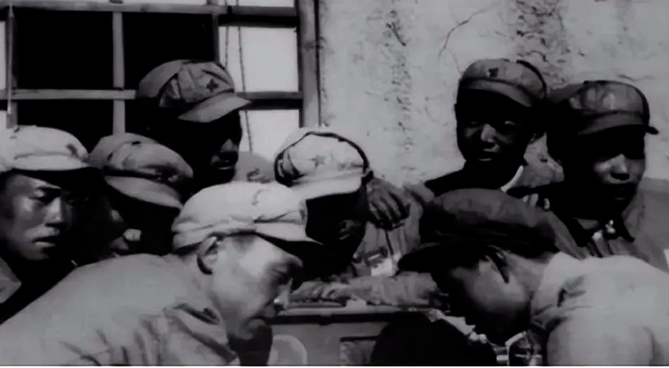 1949年,40名女间谍潜入酒泉嫁给军队干部,王震一招妙计一网打尽(图3) 640.png