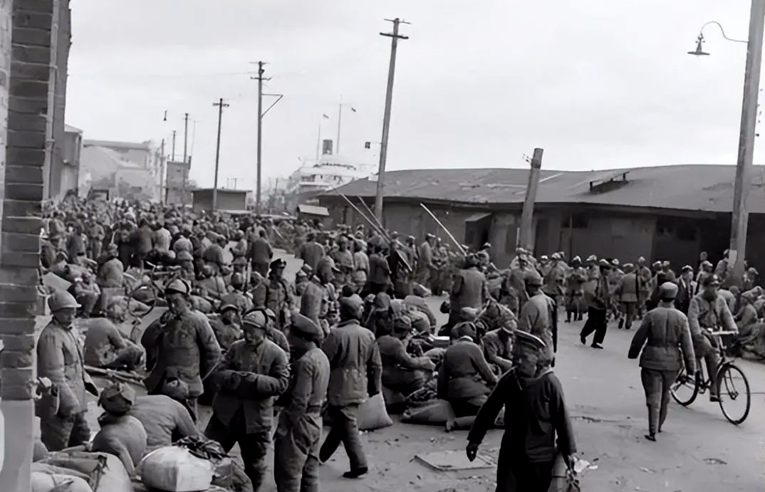 1949年,40名女间谍潜入酒泉嫁给军队干部,王震一招妙计一网打尽(图4) 640.png