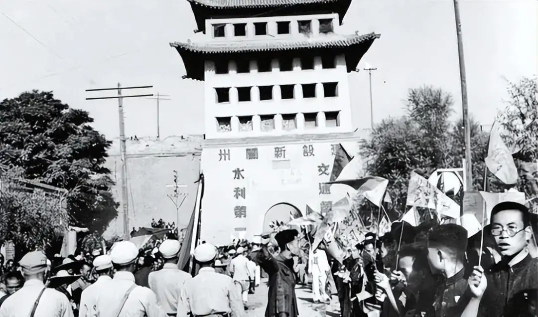 1949年,40名女间谍潜入酒泉嫁给军队干部,王震一招妙计一网打尽(图6) 640.jpg