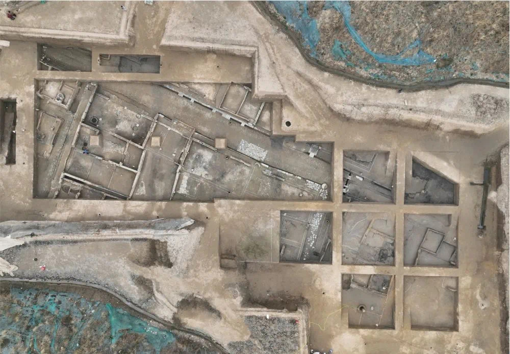 保存完整度相当高!这座水下古城镇重见天日(图1) 1.jpg