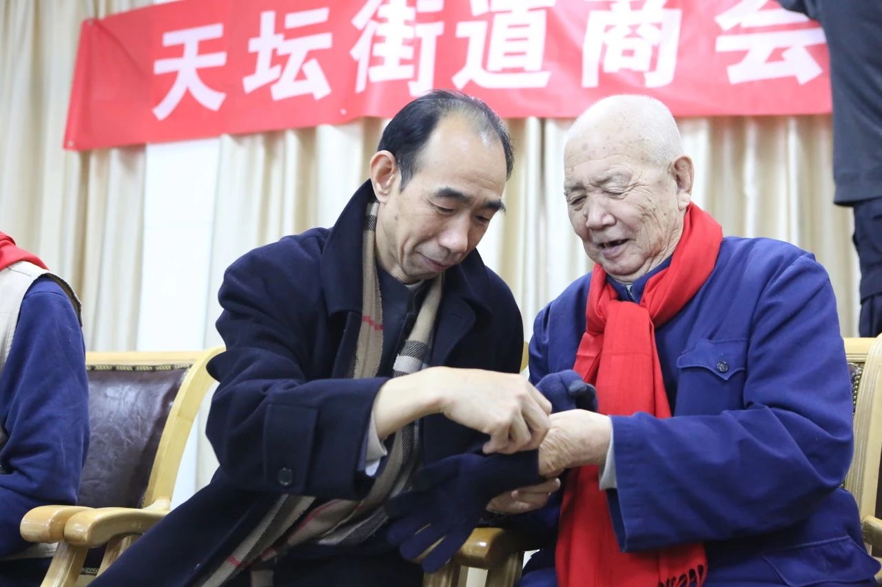 【为东城民营企业家点赞】邱淦清:做诚实守信的“珍贝”人(图12) 微信图片_20240703224456.jpg