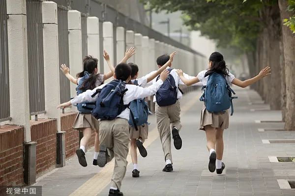 令人发指!女童遭亲父性侵多次,竟被奶奶要求写谅解书?!(图7) 640.jpg