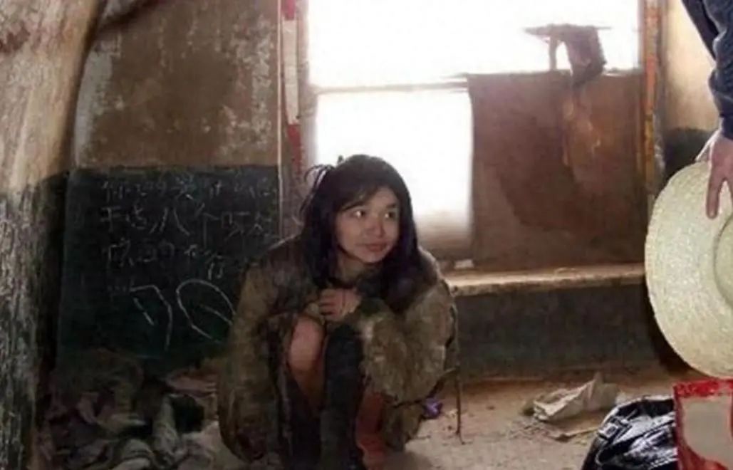 69岁大爷在鱼塘屋里,囚禁交易50名女子,6年后被发现(图1) 640.jpg