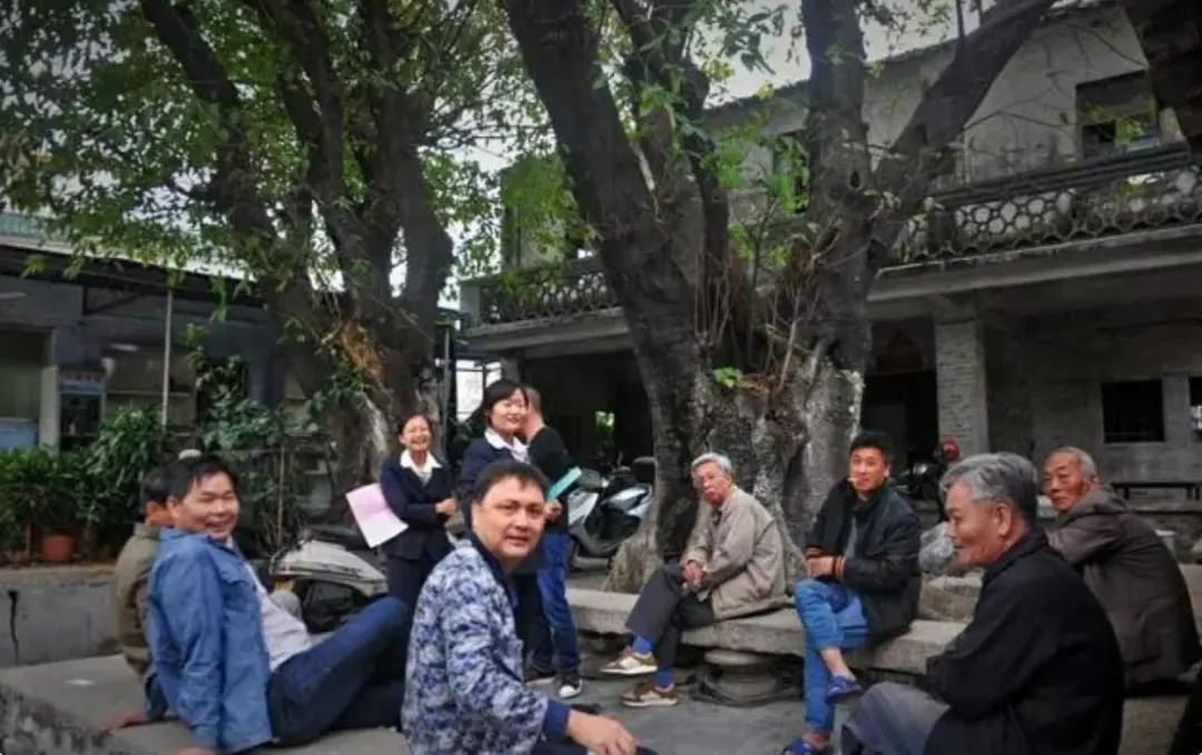 69岁大爷在鱼塘屋里,囚禁交易50名女子,6年后被发现(图2) 640.jpg