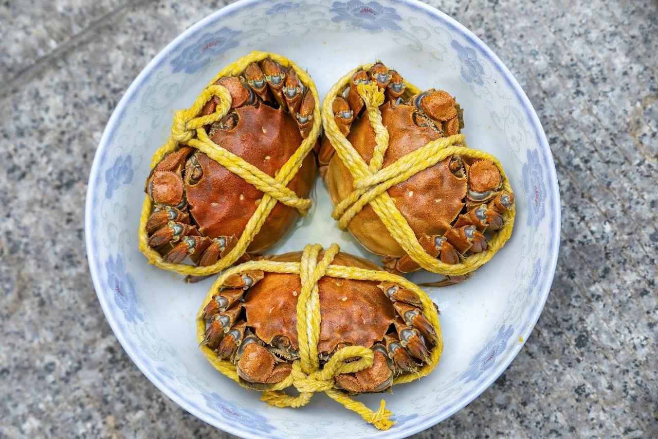 大闸蟹上市!小伙一顿吃7只后入院抢救,医生提醒→(图1) 1.jpg