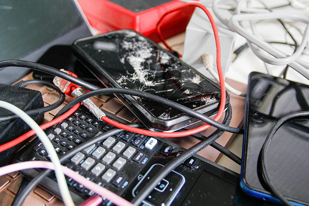 警惕!这些照片,别随便发(图3) d2e4d852b3165f12d61f2e30848b0b9.jpg