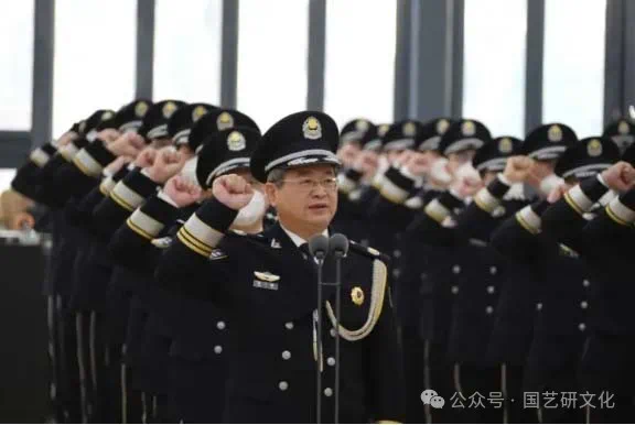 警号为“000001”的警察有多少位?(图1) e6015e3ae1d7fc2fa0db032b0d43dbe.png