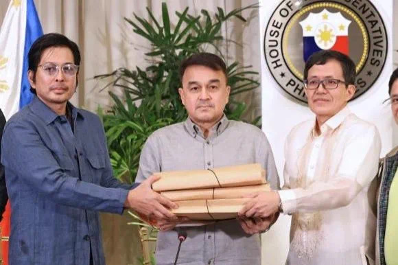 中国人在菲律宾的土地堪忧?四方委员会:给我查!查了好没收!(图2) 6.jpg