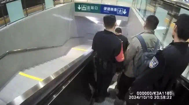 动车上吸烟导致列车降速,罚!(图4) 10.jpg