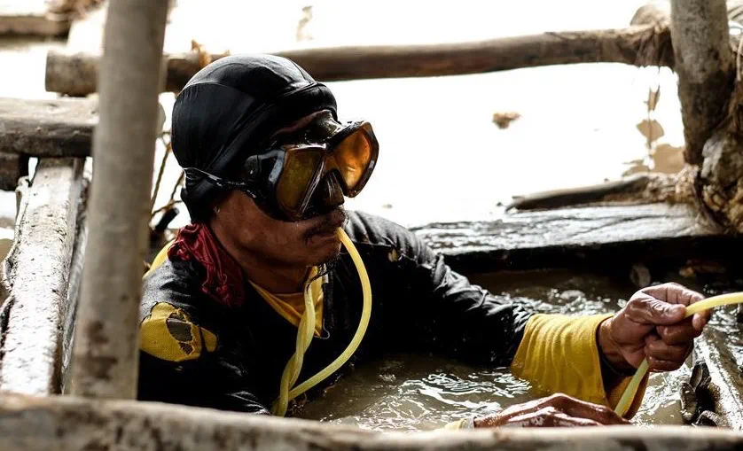 网友投稿:这13名被菲律宾驱逐的中国矿工,是成年人生活的不易(图2) 7.png