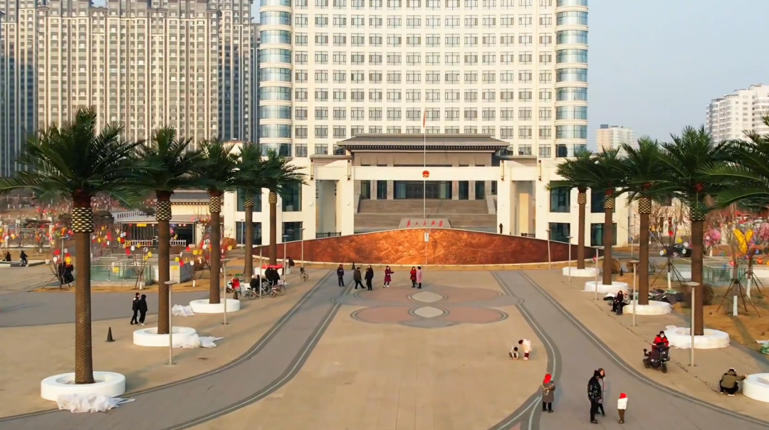 县政府花1305万建设仿真椰子树、雕塑等,中央点名通报(图3) 6.png