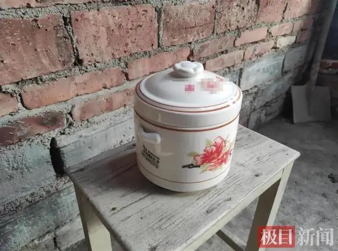 殡仪馆用炖盅当骨灰瓮 民政局:已弃用 将整改(图1) 11.jpg