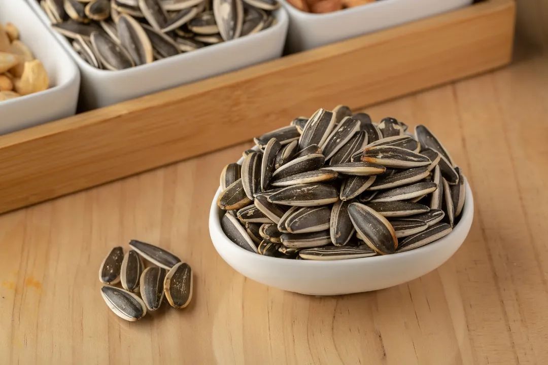 有毒还致癌,吃到这种瓜子要马上吐出来!(图6) 有毒还致癌,吃到这种瓜子要马上吐出来!(图6)