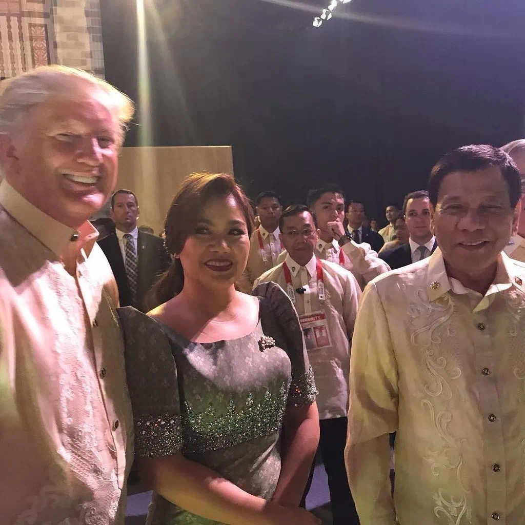 两位总统伴侣都“麻烦缠身”?老杜女友彪悍袭警!小马夫人卷入菲富豪离奇死亡风波!(图3) 微信图片_20250314213941.jpg