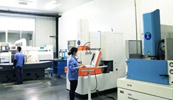 成都一公司鼓励员工减肥,发放近20万奖金:若一定时间反弹需归还(图1) 成都一公司鼓励员工减肥,发放近20万奖金:若一定时间反弹需归还(图1)