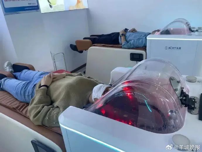 广州多店推出“AI洗头”(图1) 广州多店推出“AI洗头”(图1)