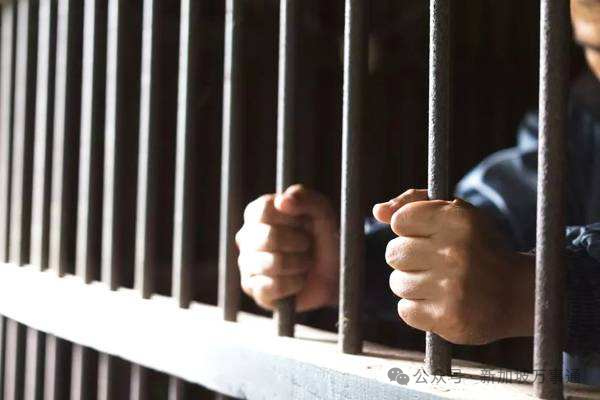 神秘男操盘新加坡跨国洗钱，洋房改成会所赌博、聚会！数名公民PR、中国人被抓…(图15)