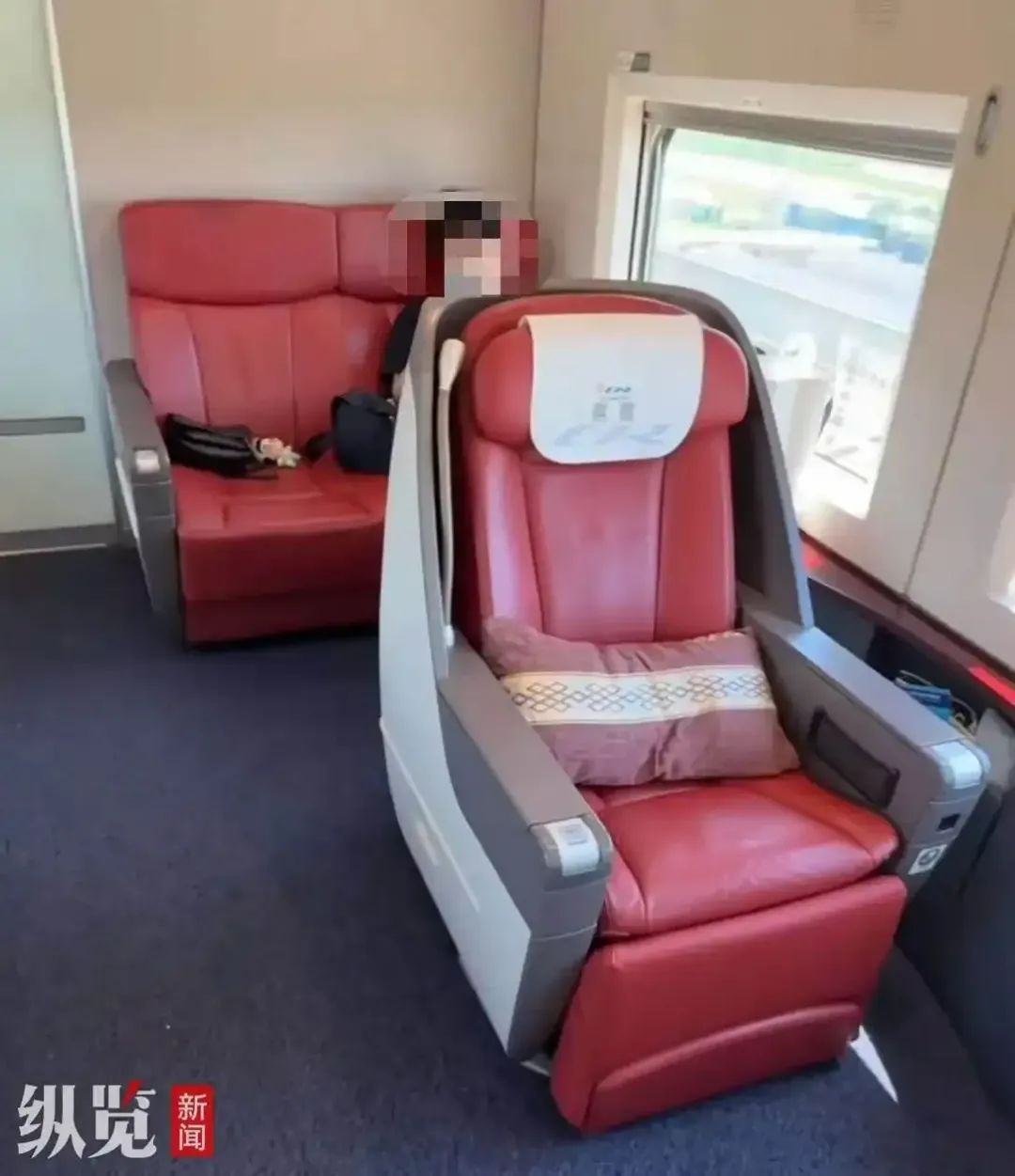 高铁车厢“低人一等座”引争议,12306回应(图2) 图片