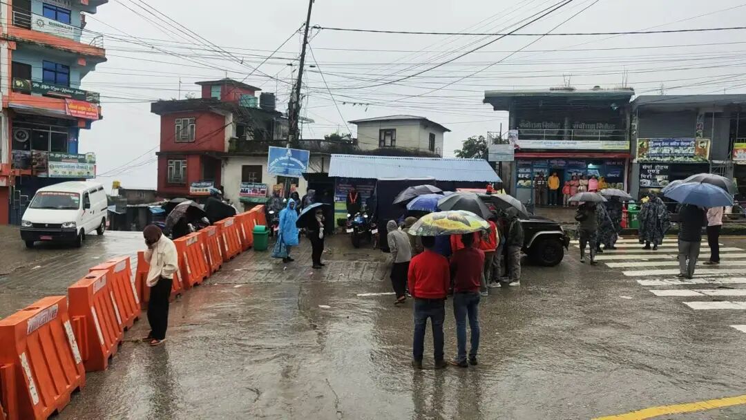 男子从尼泊尔回国手机遭“保护性关停”,中国移动致歉:号码被系统判定存在风险导致关停,两条停机前提醒短信未成功触达(图1) a1.jpg