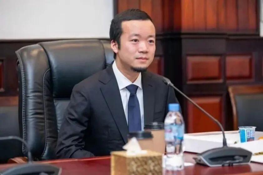 柬埔寨电诈头目陈志资产在新加坡遭冻结,约合8.2亿人民币,还有6处房产、1艘游艇、11辆豪车及多瓶名酒被查封扣押(图2) 柬埔寨电诈头目陈志资产在新加坡遭冻结,约合8.2亿人民币,还有6处房产、1艘游艇、11辆豪车及多瓶名酒被查封扣押(图2)